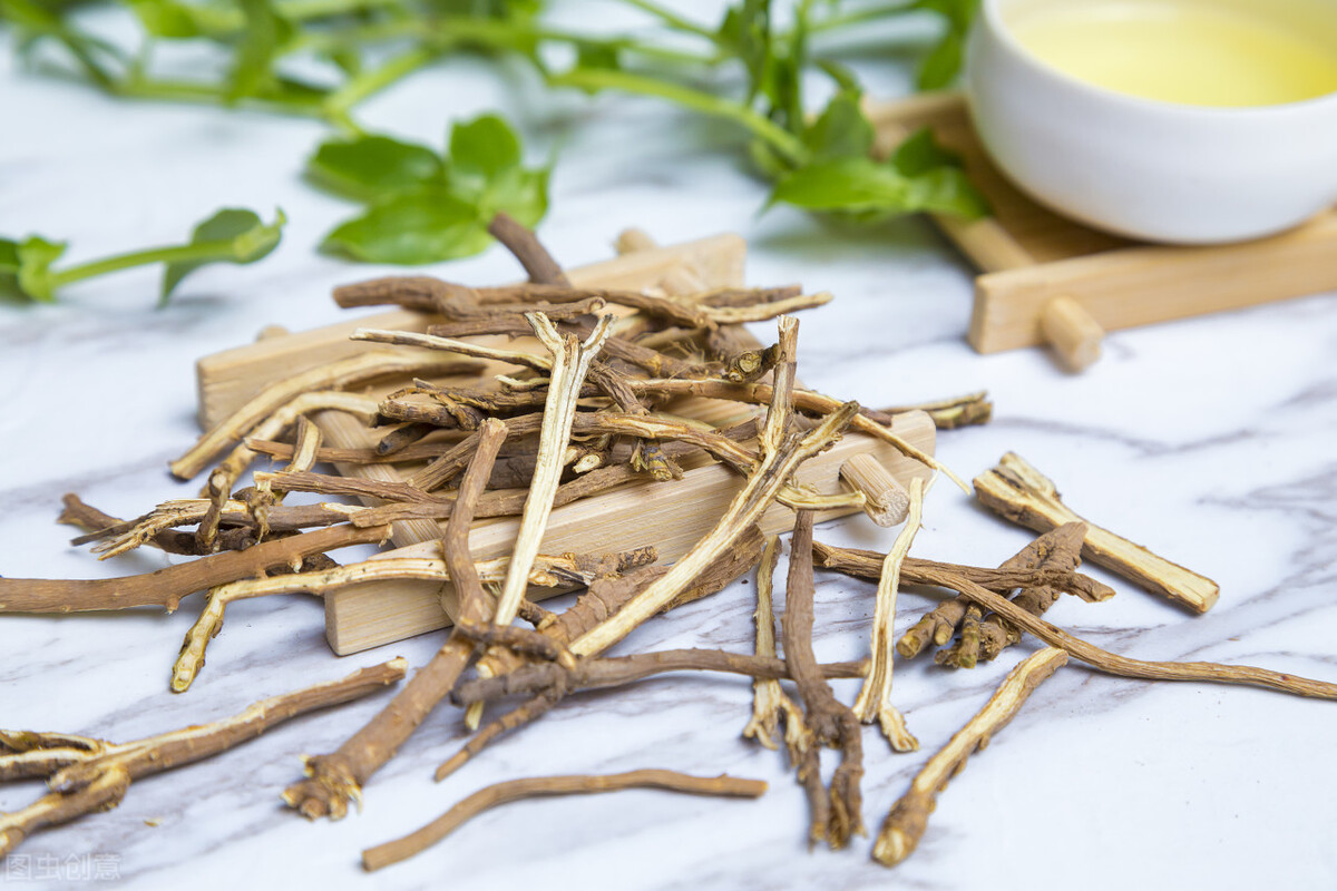 17岁花季少女查出不到2厘米乳腺纤维瘤，该怎么办，切不切？