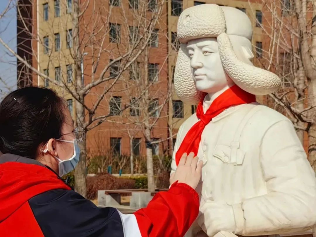 学雷锋，邢台市教育系统在行动