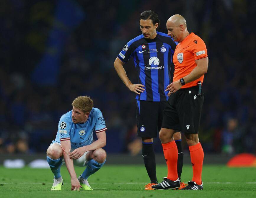 曼城提前夺得英超冠军为什么,曼城为何能夺三冠王