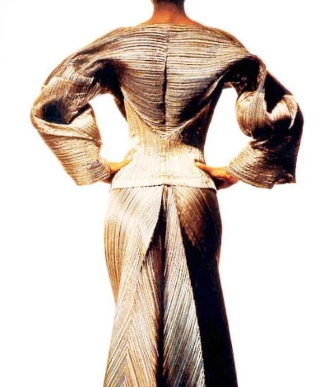 广岛原子弹唯一幸存的建筑,三宅一生原子弹