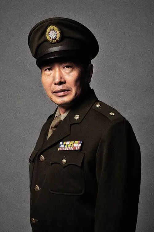 老戏骨杜源：4岁与妻子相识，从青梅竹马到白头偕老，专业宠妻40年，女儿天天被撒狗粮