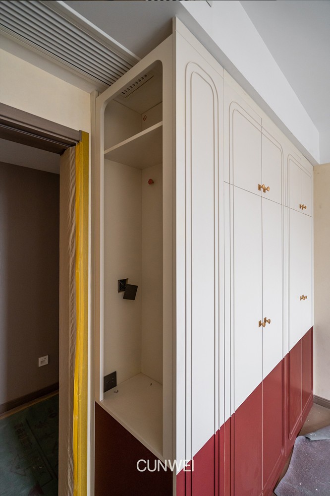 与其花钱装满柜子，从4个地方偷省出0.5㎡做“薄侧柜”，省钱实用