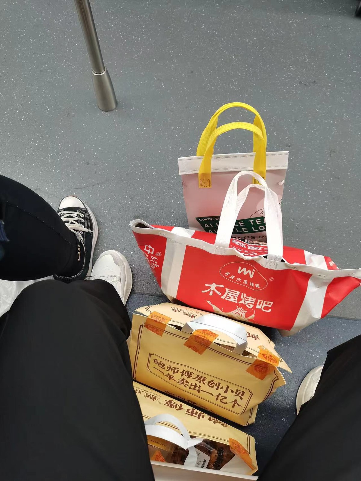 深圳带奶茶到香港,深圳带货到香港一趟能赚多少