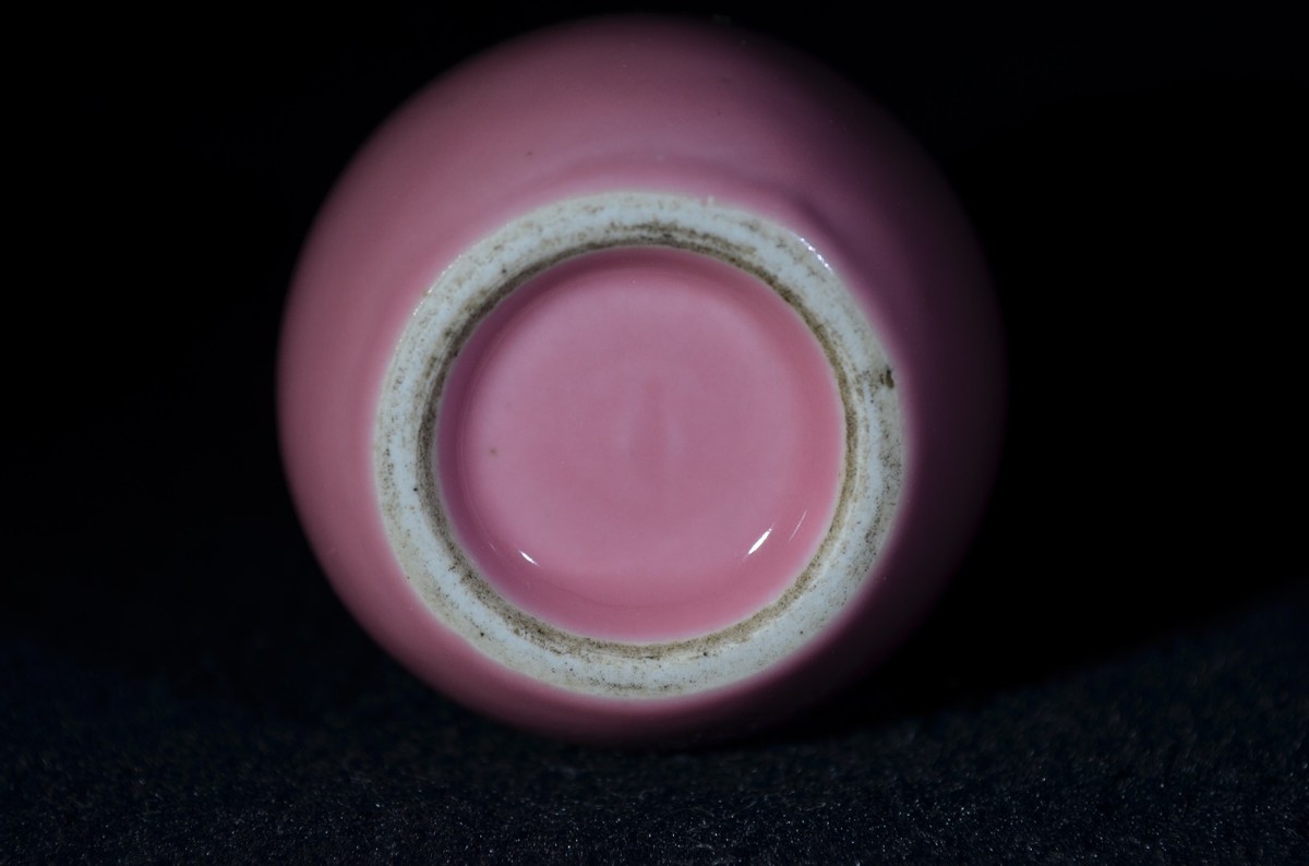 康熙时期红釉瓶图片,淡描青花瓷器鉴定