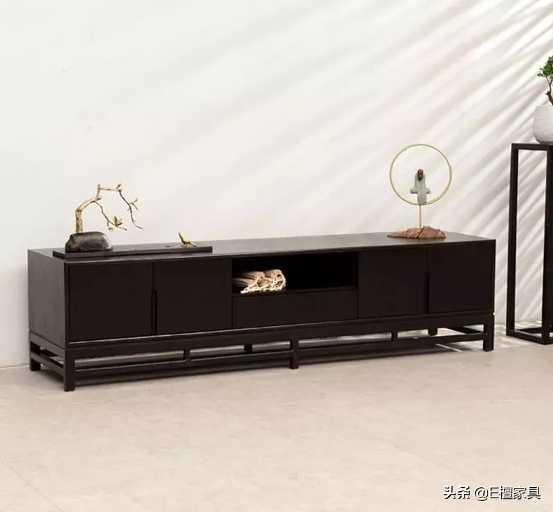 新中式电视柜两边放什么最好,新中式电视柜款式效果图