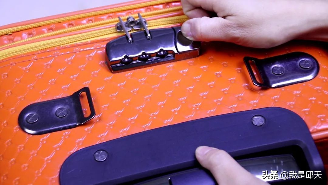 行李箱锁忘记密码怎么快速开,eminent行李箱忘记密码怎么办