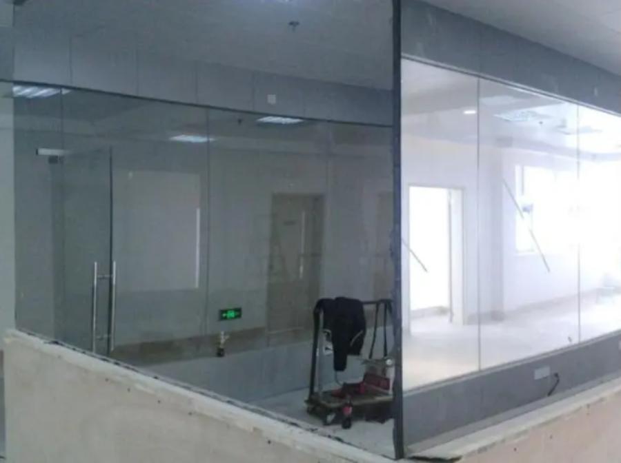 单向玻璃怎么分辨,如何分辨单向透视镜