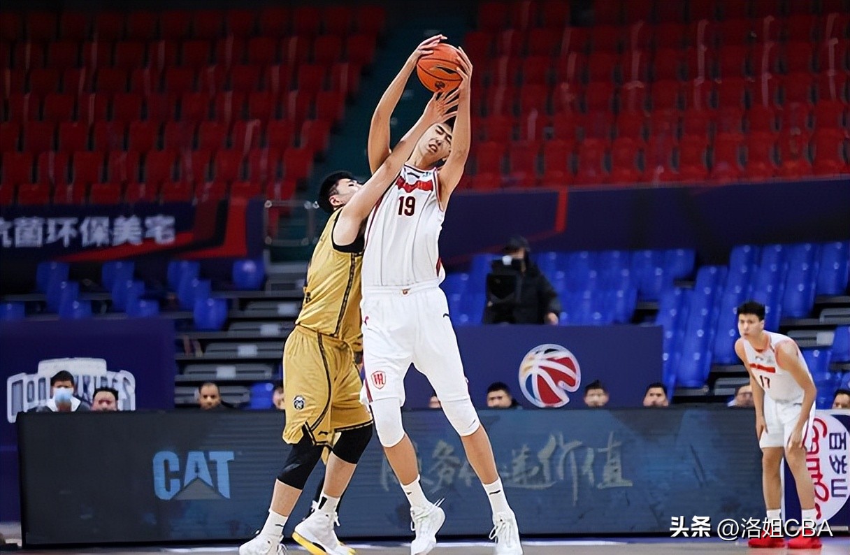 黄明依徐昕赛前仪式,徐昕cba广东队最新比赛