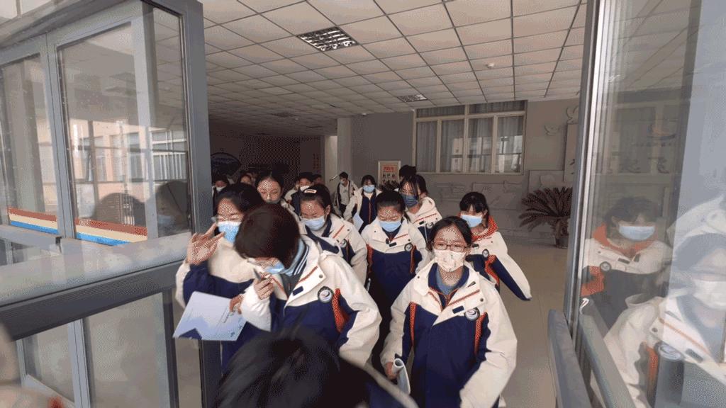 消防安全伴你童行知识小课堂,安全童行消防演练