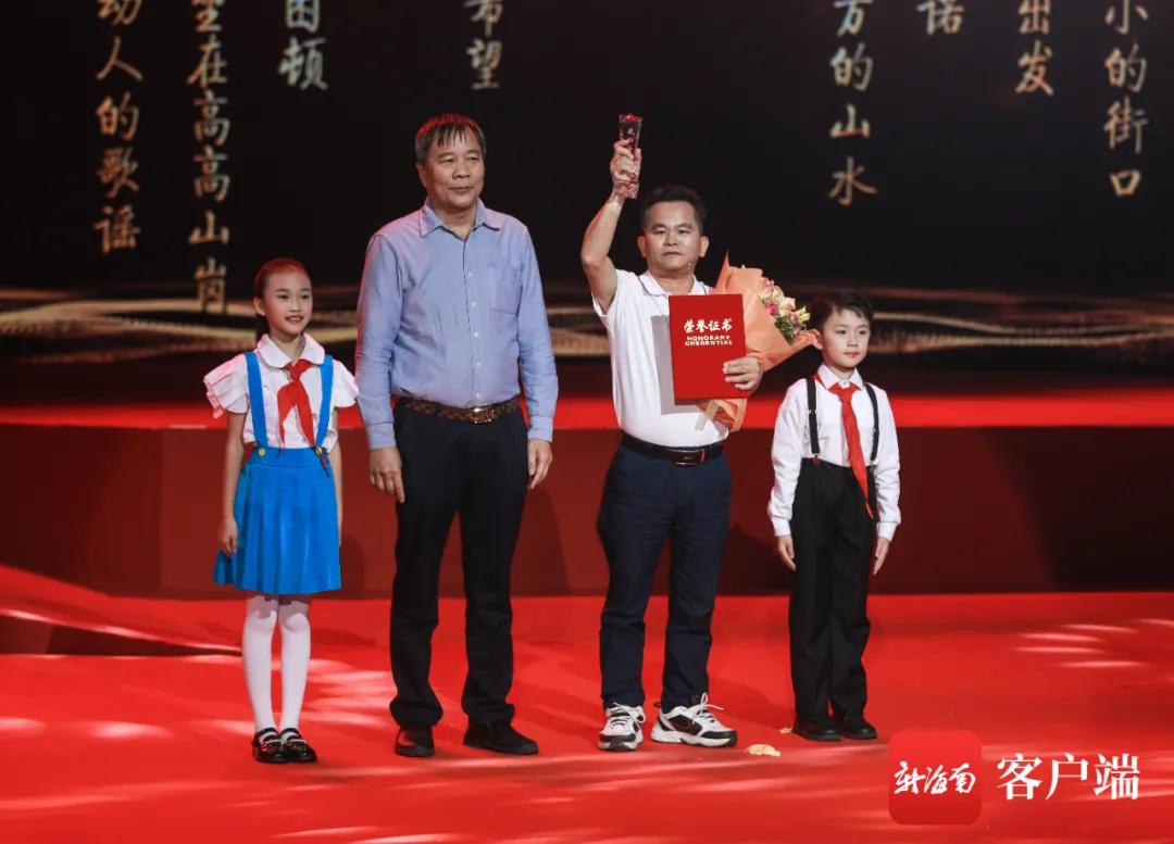 满满的感动夜空中最亮的星朗诵,满满的感动特别暖心