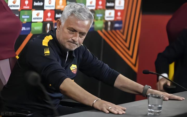 绌嗛噷灏煎ゥ鏀句笅楠勫偛,闄や簡鎴愬姛鍒棤閫夋嫨绌嗛噷灏煎ゥ