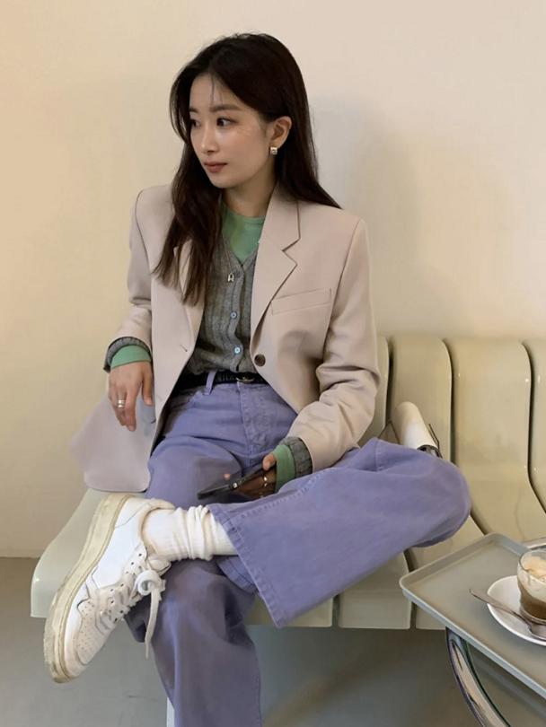 紫色穿了显老气吗,紫色怎么穿有小众感