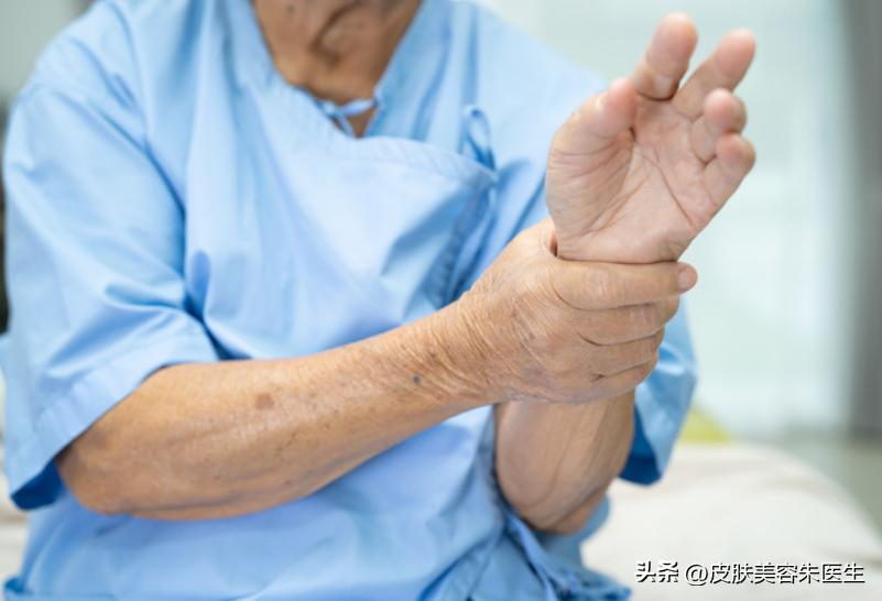 双手震颤吃什么药,双手麻痹怎么缓解