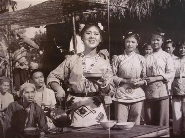 刘三姐黄婉秋病逝不到一年,刘三姐黄婉秋病逝