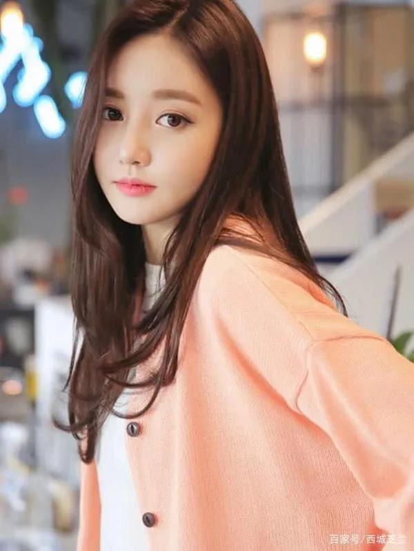 如何展开撩妹聊天话题,跟女生聊哪些有趣好玩幽默的话题