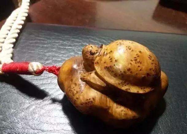 佛手雕件的寓意和象征,翡翠常见的雕件及寓意