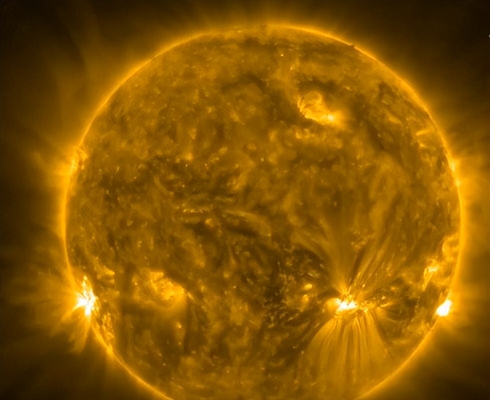 这个疯狂的视频会让你相信太阳里面有一条蛇