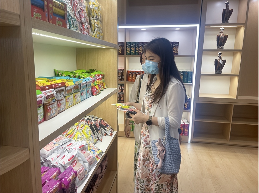 西大门保税直购中心开业,经开保税区购物中心