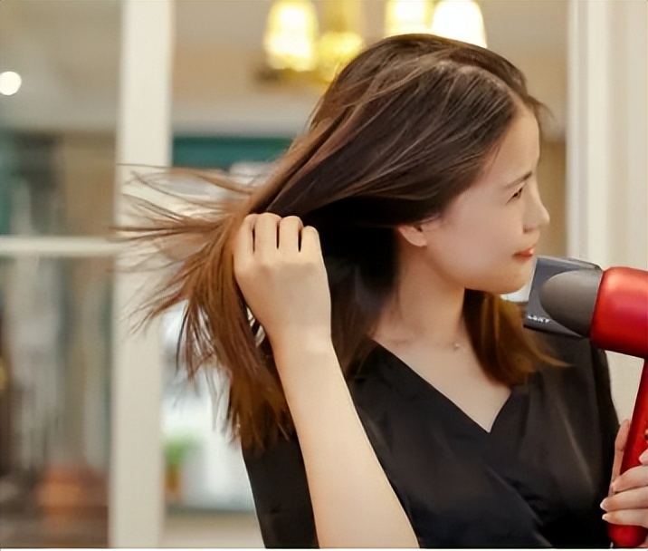 头发很软发型吹发教程,头发怎么吹才蓬松中长发