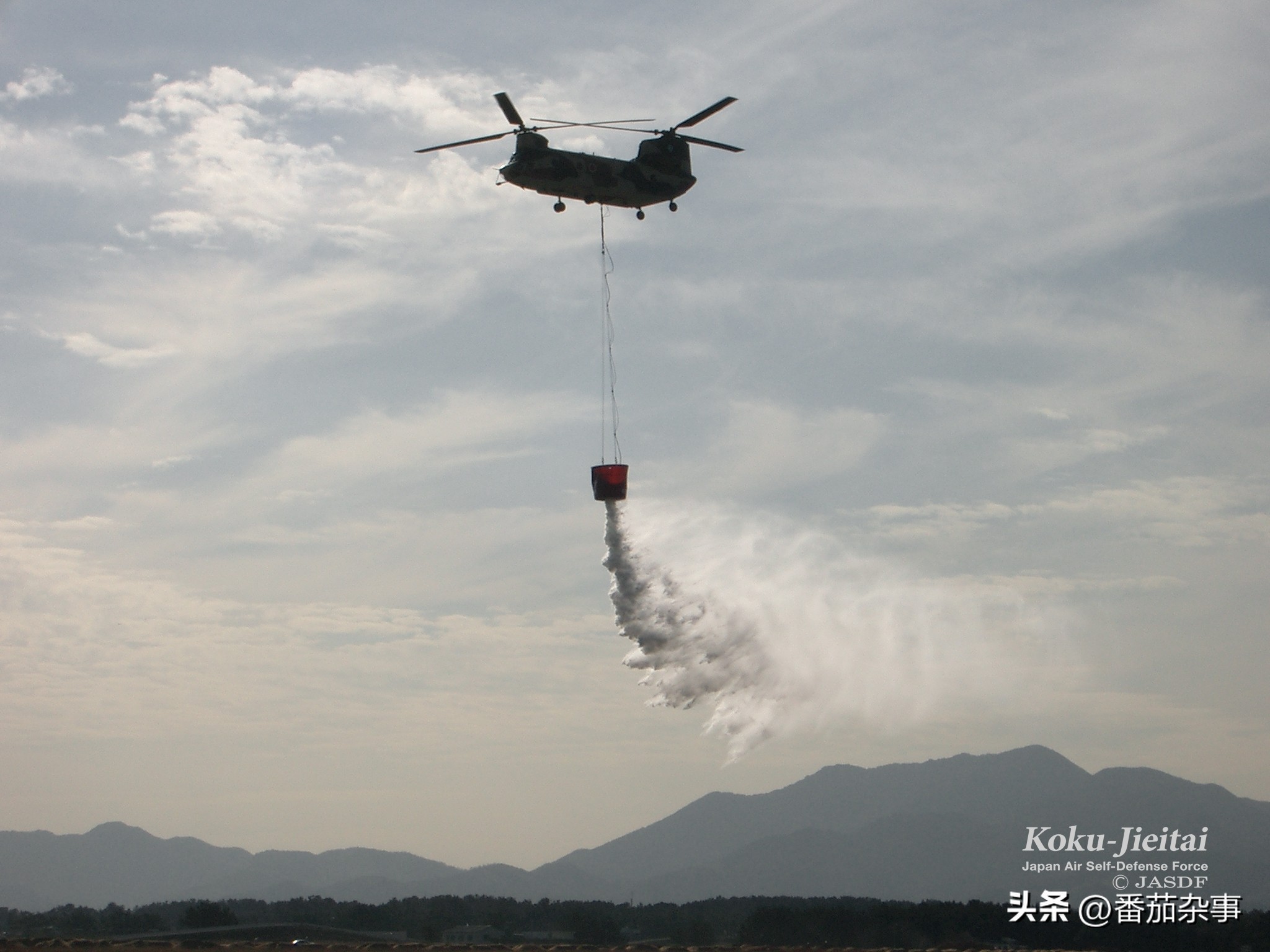 自卫队mh53直升机,日本陆上自卫队ch-47直升机