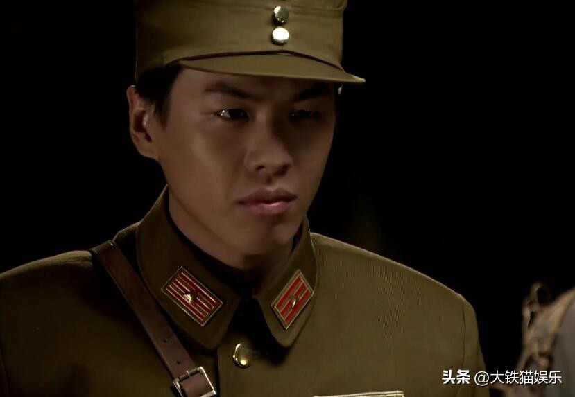 《雪豹》12年后男主凉了,女主退圈当霸总,“关系户”逆袭成顶流