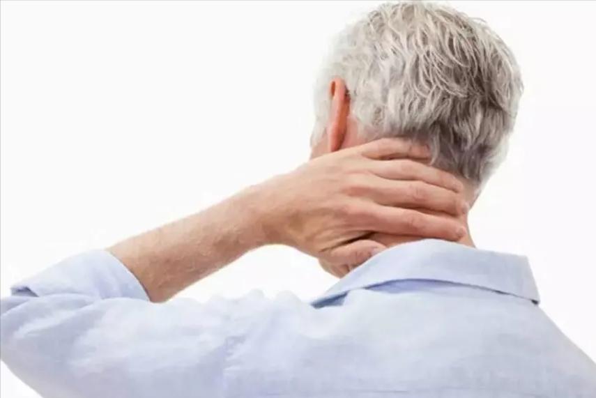 肩背疼痛的中医疗法,宅家久了背部酸痛怎么办