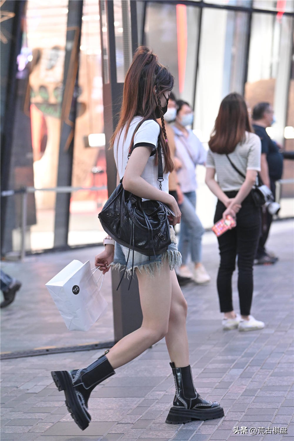 冬天淑女短靴怎么搭配好看,搭配短靴的秋冬穿搭