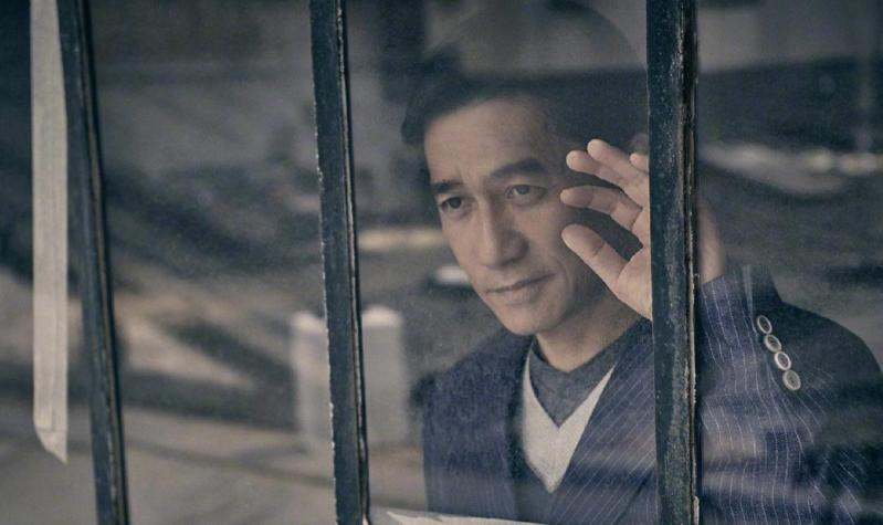 与女星演床戏疑假戏真做,妻子被拍不雅照,他是情史最单纯影帝?