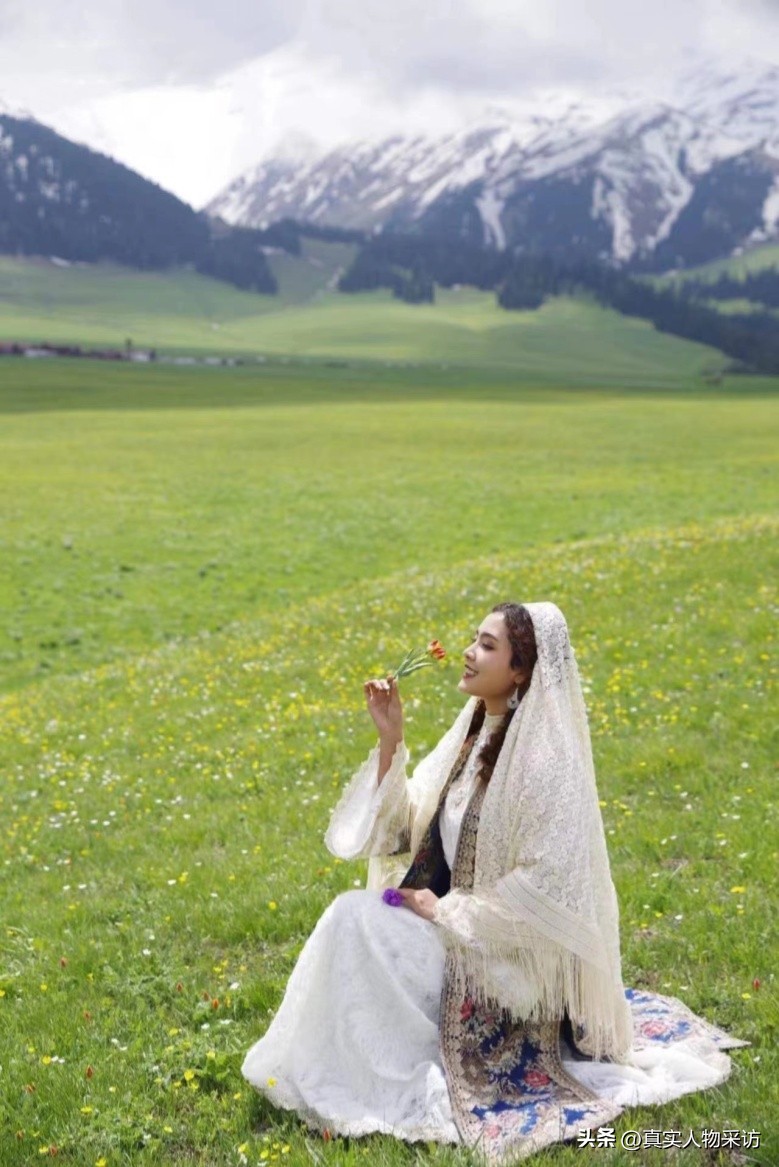 “社牛”*疆新**姑娘,一天导游费800-1000元,她怎么做到的?