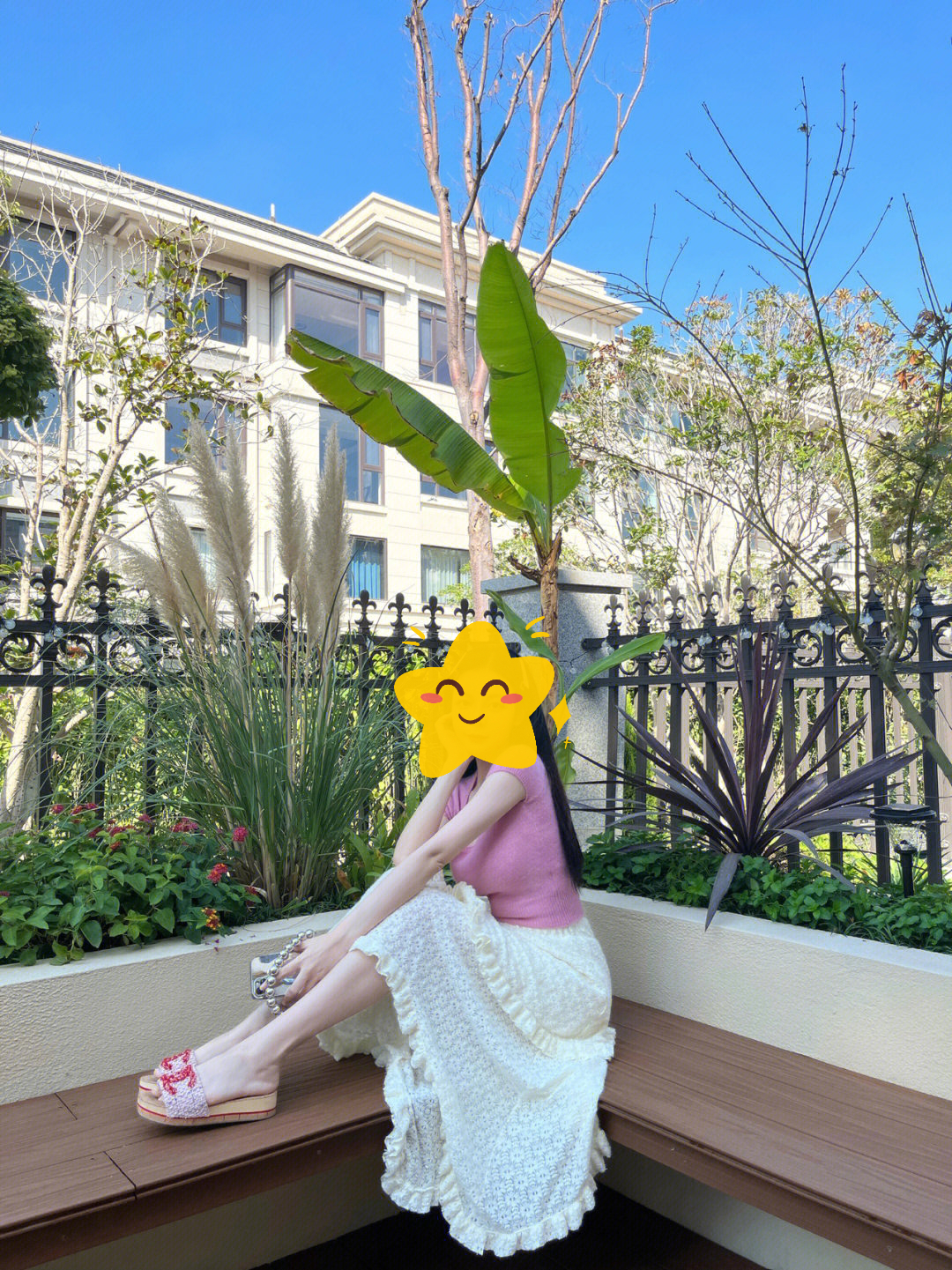 一楼小庭院改造效果图,花费6000元改造180平的农家小院