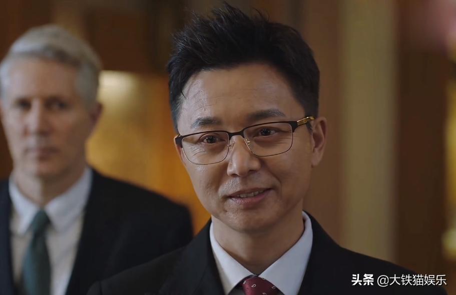 眼镜杀也挑人！这18位男星，有人戴上像撕漫男，有人秒变隔壁大爷