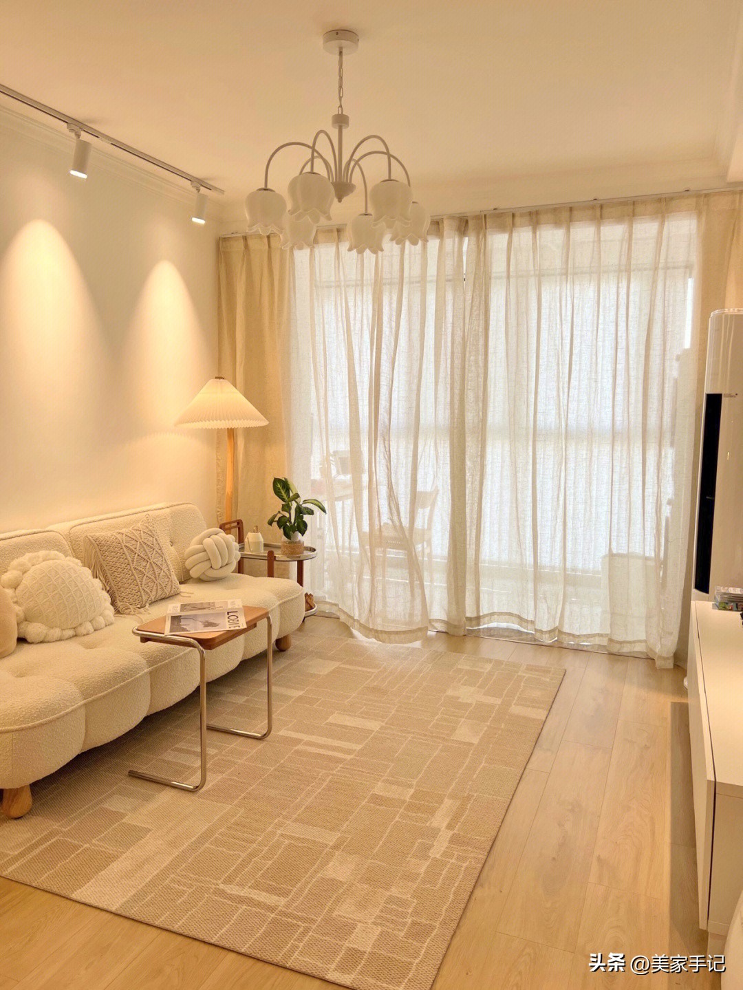 墙面只刷乳胶漆的装修风格,墙壁不刷乳胶漆做什么看着不单调