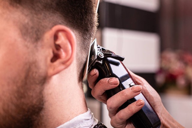 婴幼儿应该用哪个理发器,婴儿理发器正确使用方法