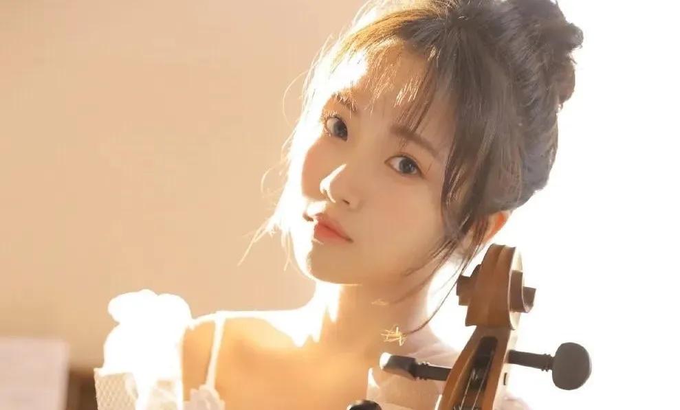 追女生最忌讳的是天天联系,追女生最忌讳的就是天天联系