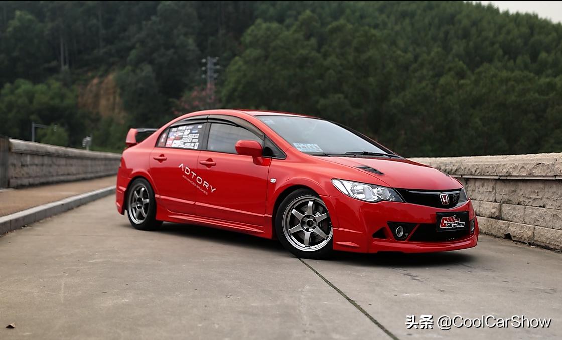 从姿态到竞技，AT换MT，这位车友是如何被八代思域“毒害”的？