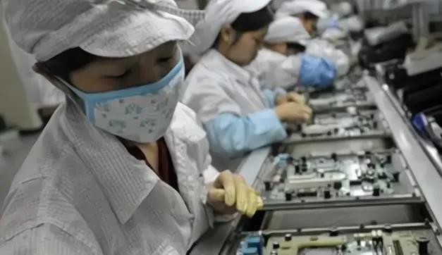 富士康招聘大学生的条件,富士康本科生进去也要干流水线吗