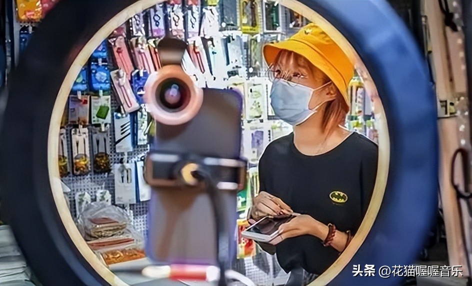 护士兼职摆摊两周收入1万5后辞职,护士怎么摆摊赚钱