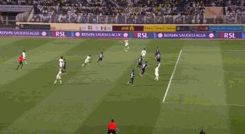 利雅得3-1补时15分钟进3球,利雅得c罗全场评分低搞笑集锦