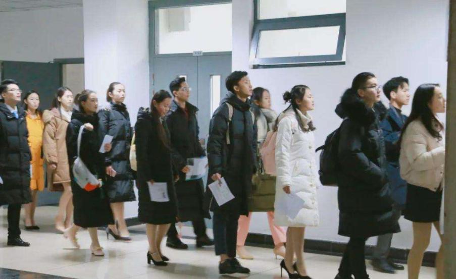 艺术生迎来“寒冬”，56所学校撤销73个艺术专业，艺术生何去何从
