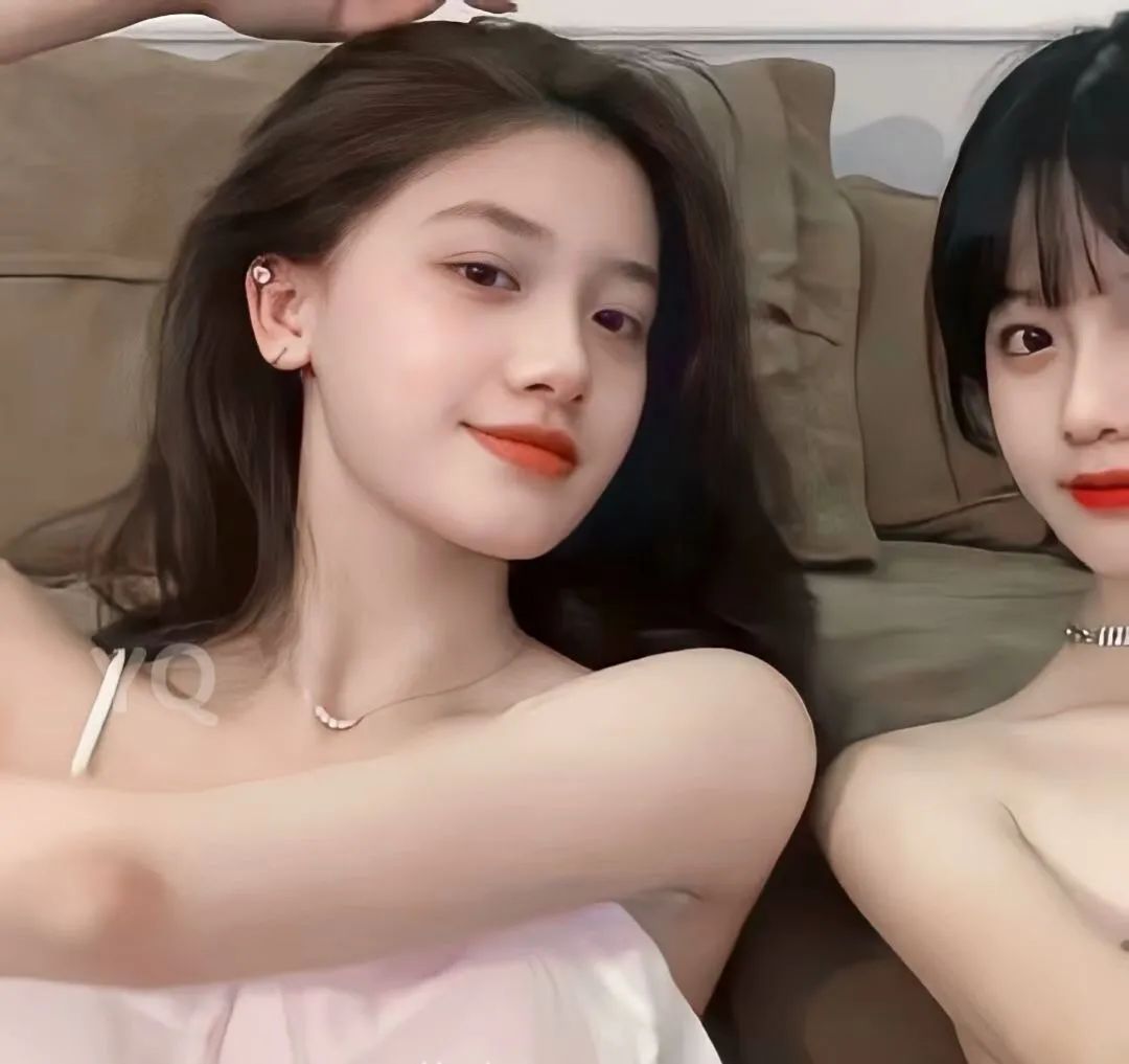 闺蜜头像一左一右真人可爱姐妹,情侣头像和闺蜜头像连在一起的