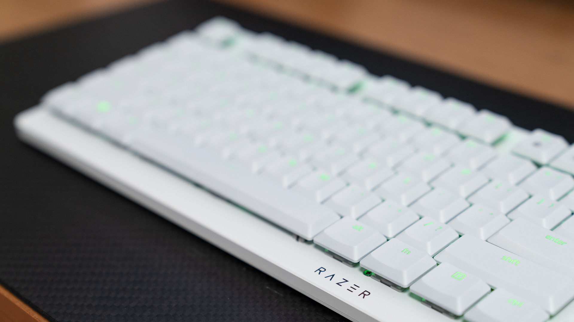 razer闆疯泧鍣瓊閲戣潕v2璇勬祴,鏈烘闆疯泧閿洏