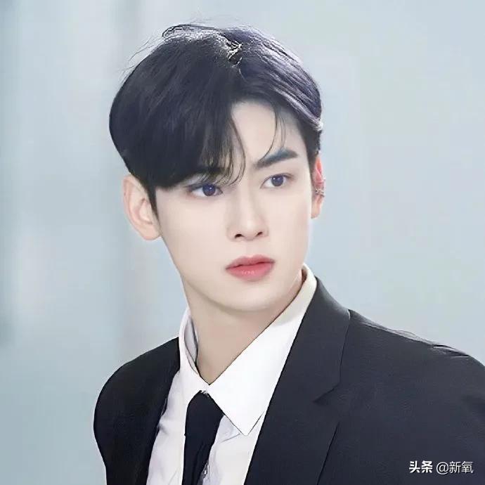 外媒评十大最帅面孔,2024年全球公认最帅面孔