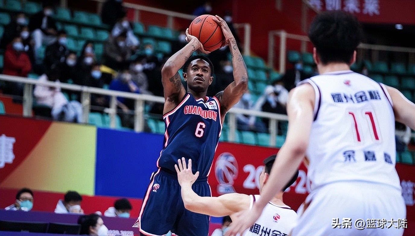 广东浙江争夺榜首大战!杜锋死掐吴前,阿联PK余嘉豪,CCTV5直播