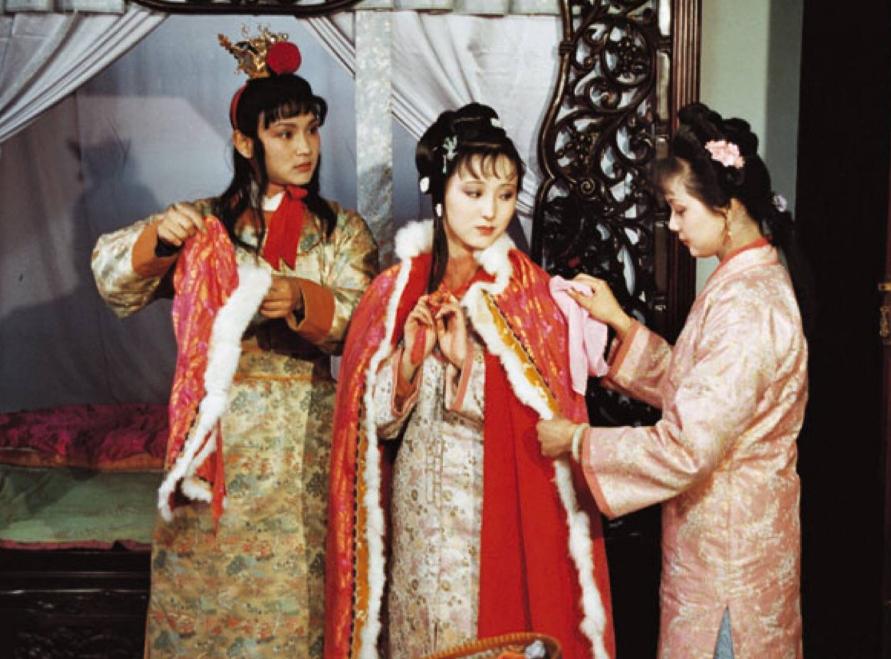 薛宝钗与贾宝玉成亲表演,薛宝钗贾宝玉成亲87版有没有洞房