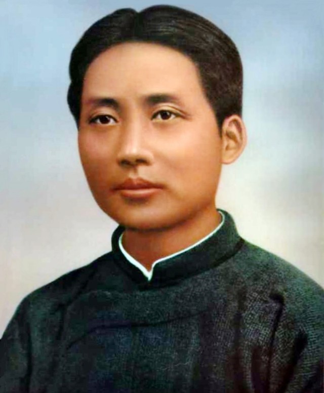 百年前,一位书生在山上写下一首诗,百年后,一代伟人在此诞生