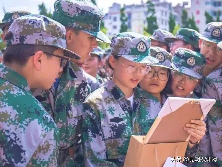 多彩生活缤纷寒假,多彩生活文化活动校园