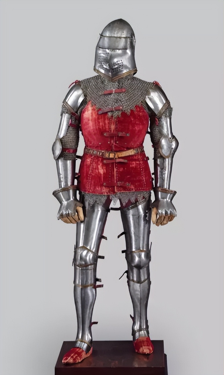 西方历史上真实的骑士铠甲,古代铠甲骑士视频