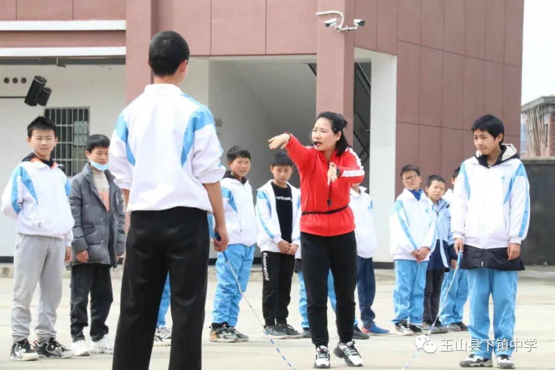 课堂竞赛展风采聚力交流促成长,课堂比武展风采同台赛课促成长