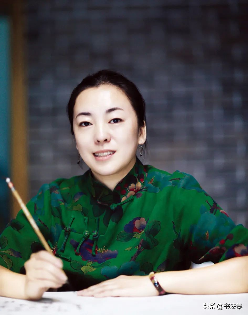 百卉争春——中国书协第八届女书家委员会委员作品选刊