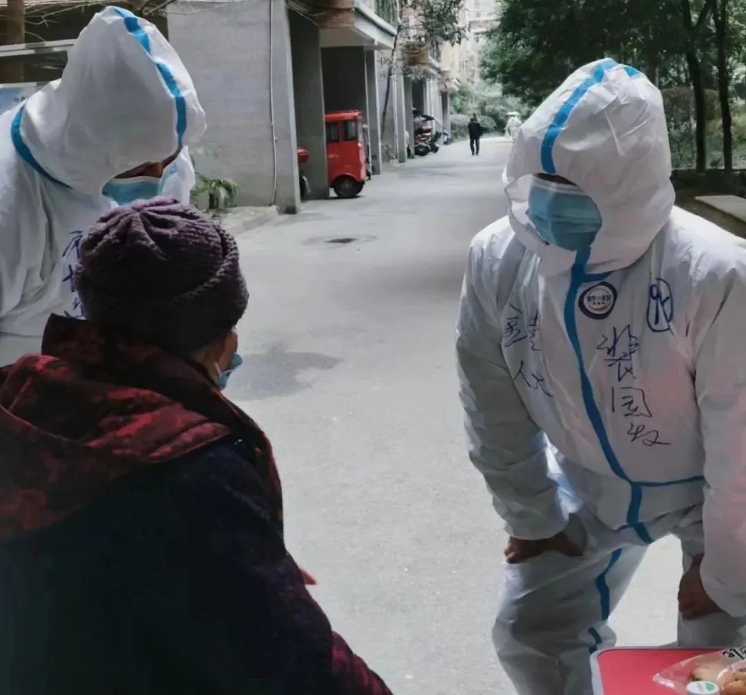 人大活动抗击疫情人大代表在行动,凝心聚力战疫情人大代表在行动